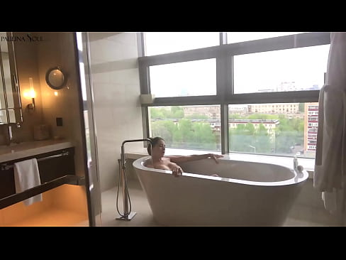 ❤️ Pitikek mezin Bi dilgermî pizika xwe di serşokê de dihejîne ☑ Kalîteya porno li ku.pornovore.ru ️❤