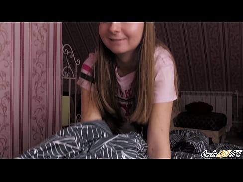 ❤️ Blondie BFF-ya xwe bi kûr dimije û di devê xwe de diqelişe ☑ Kalîteya porno li ku.pornovore.ru ️❤