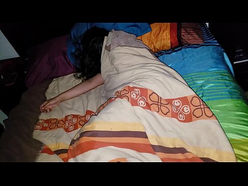 ❤️ Stepson dema ku di xew de ye, xatirê dayika xwe ya ciwan dike. ☑ Kalîteya porno li ku.pornovore.ru ️❤